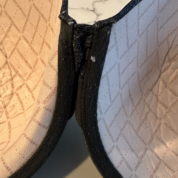 Victoria’s Secret push up bra - Picture 6 of 8